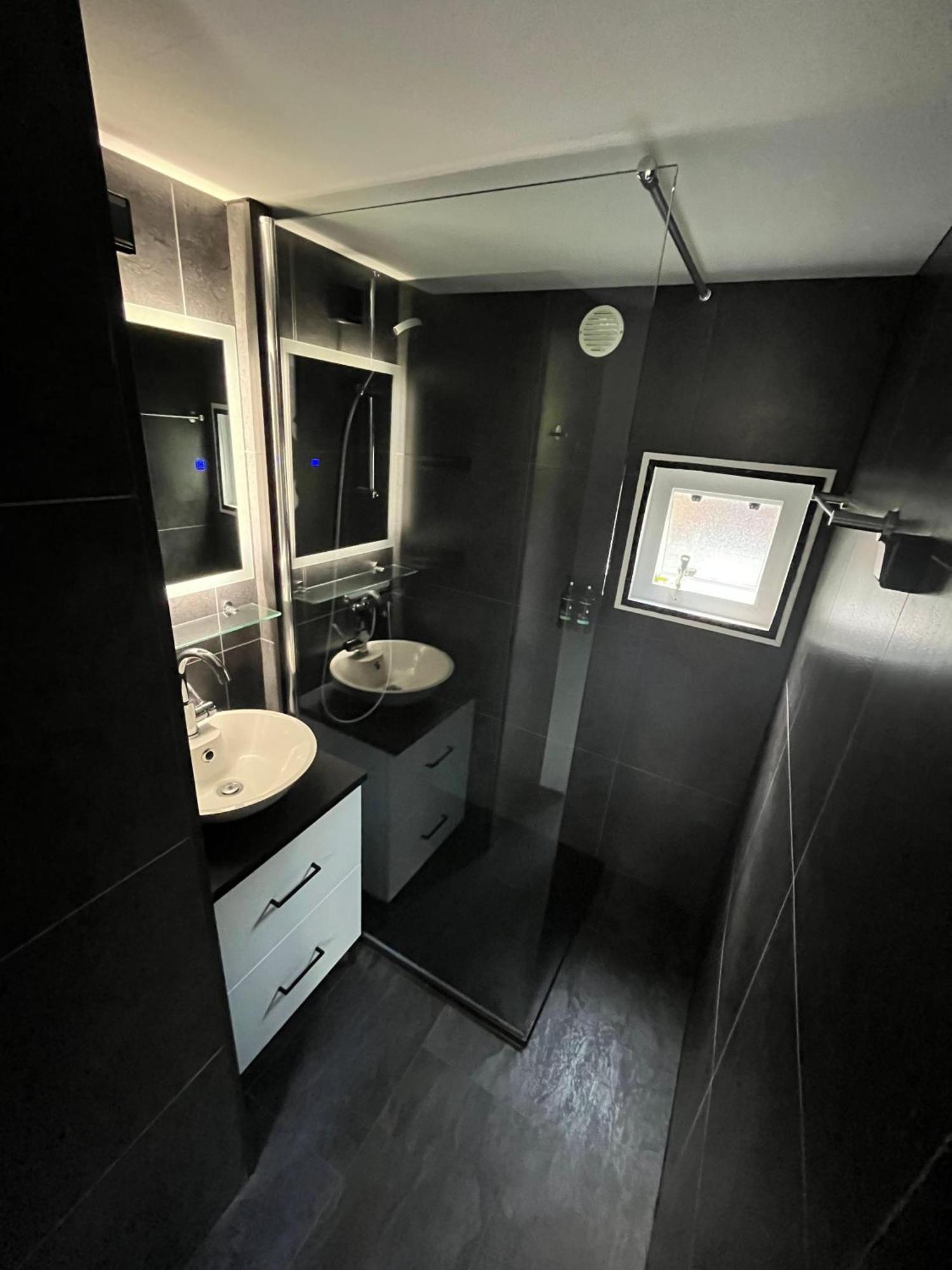 Modern Chalet In De Bossen Van De Veluwe Епе Екстериор снимка