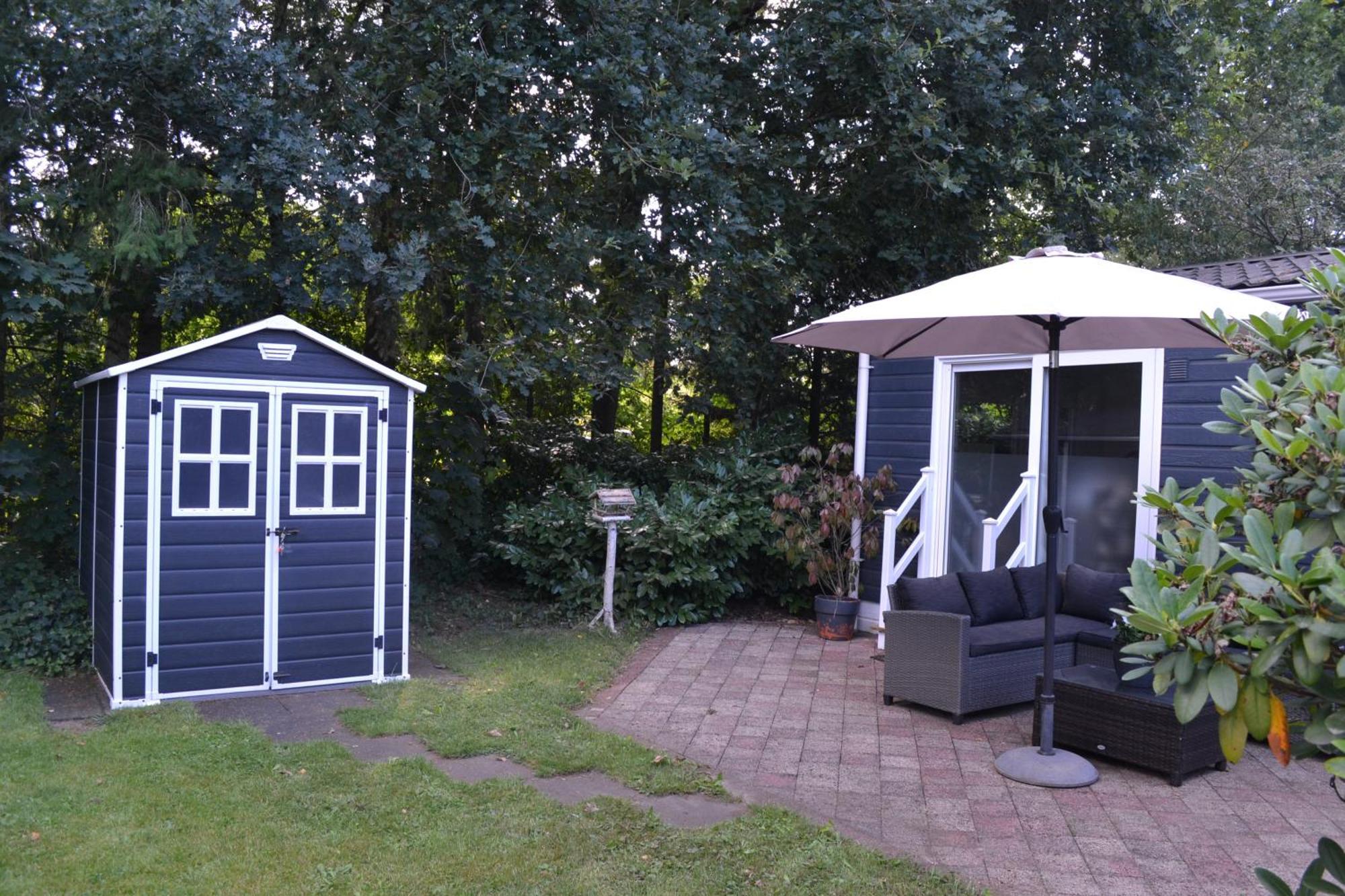 Modern Chalet In De Bossen Van De Veluwe Епе Екстериор снимка