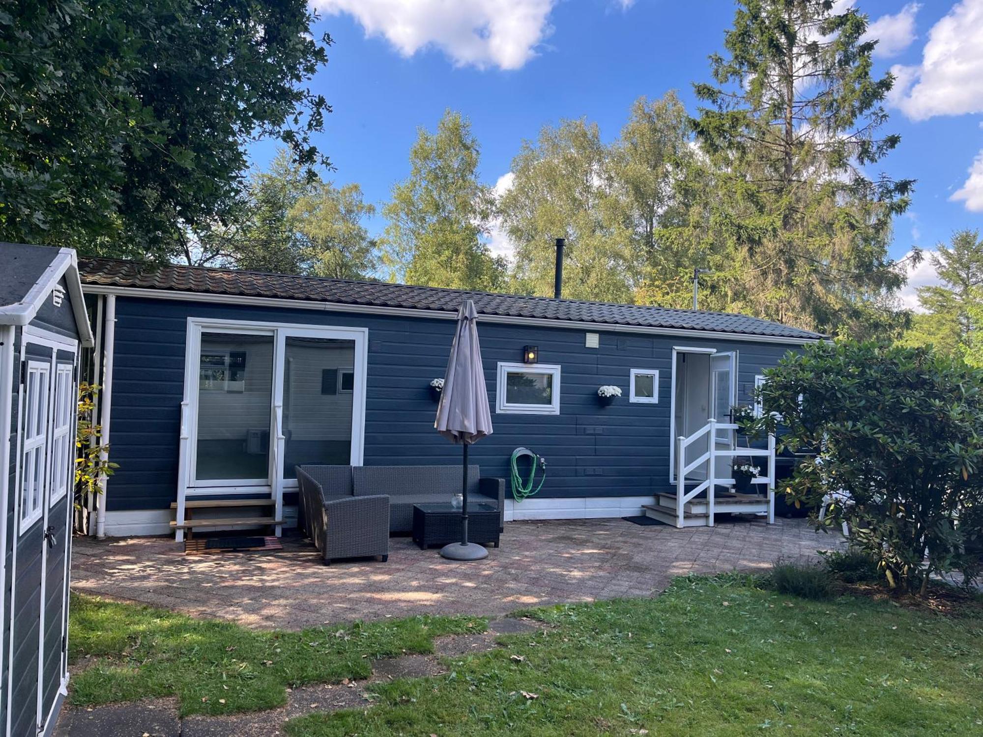 Modern Chalet In De Bossen Van De Veluwe Епе Екстериор снимка